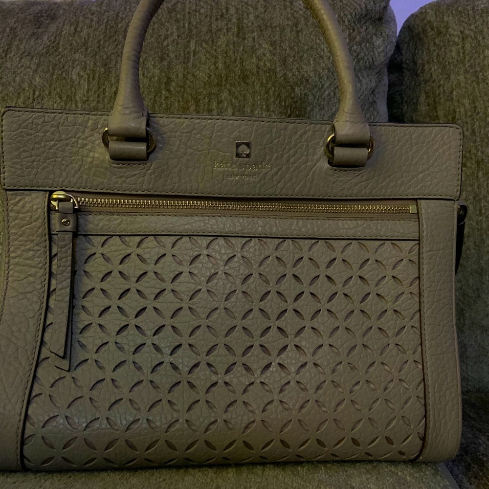 Kate spade purse. Open to offers.